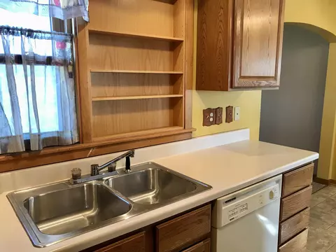 404 E Spring St, New Hampton, IA 50659 photo 8