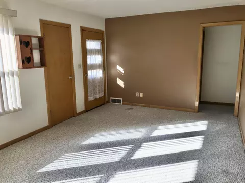 404 E Spring St, New Hampton, IA 50659 photo 12