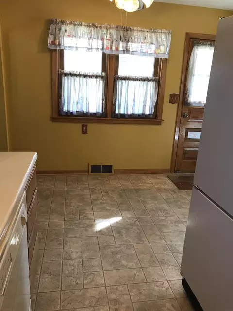 404 E Spring St, New Hampton, IA 50659 photo 9