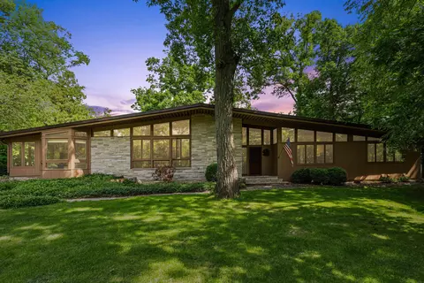 6 Winter Ridge Rd, Waterloo, IA 50701