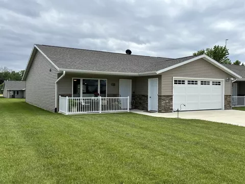 317 SW 4th Ave, Cresco, IA 52136