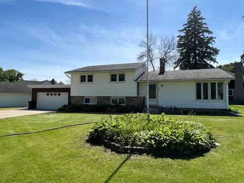108 Bevins St, Hawkeye, IA 52147