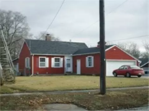 622 W 4th St, Newton, IA 50208