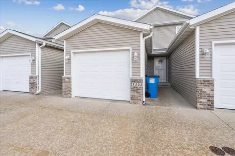 1322 Talcott Ct, Waterloo, IA 50702