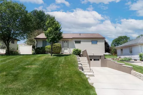 210 Hanna Blvd, Waterloo, IA 50701