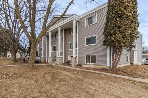 1047 Langley Rd, Waterloo, IA 50702