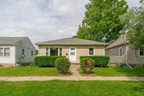 610 Magnolia Pkwy, Waterloo, IA 50701