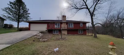 119 Sunset St, Elgin, IA 52141