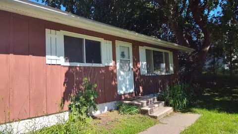170 Letsch Rd, Waterloo, IA 50701 photo 2