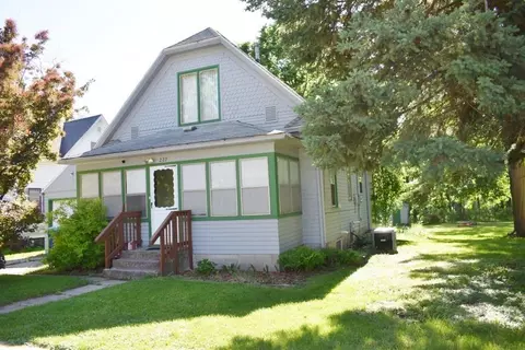 222 4th Ave NW, Oelwein, IA 50662