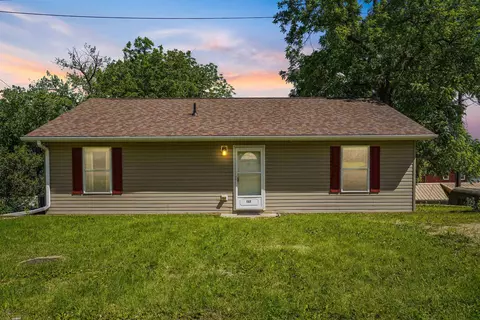 137 N 1st St, Harpers Ferry, IA 52146