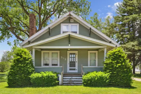 512 W Mission St, Strawberry Point, IA 52076
