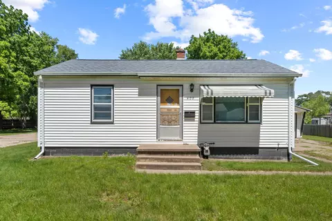 402 2nd St, Washburn, IA 50702