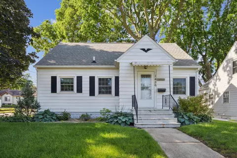 1456 Bertch Ave, Waterloo, IA 50702