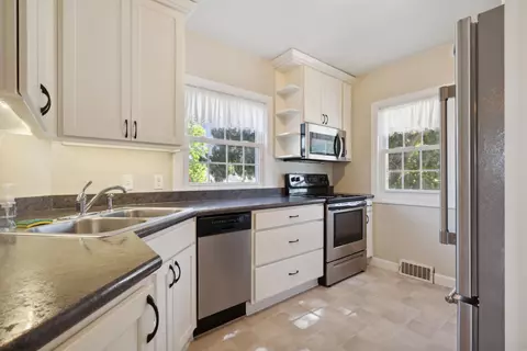 1456 Bertch Ave, Waterloo, IA 50702 photo 7
