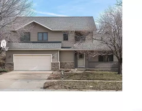 916 Iris Ave, Cedar Rapids, IA 52405