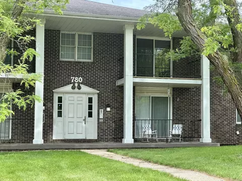 780 Russell Rd #4, Waterloo, IA 50701
