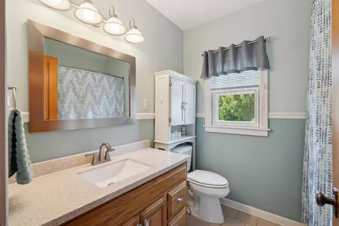 460 S Hackett Rd, Waterloo, IA 50701 photo 12