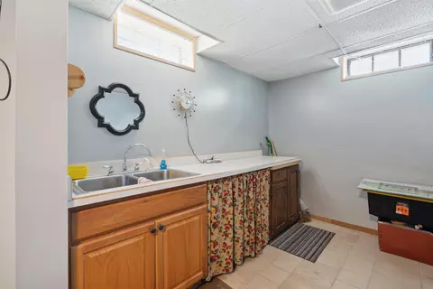 460 S Hackett Rd, Waterloo, IA 50701 photo 18