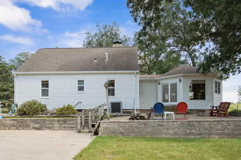 460 S Hackett Rd, Waterloo, IA 50701 photo 21