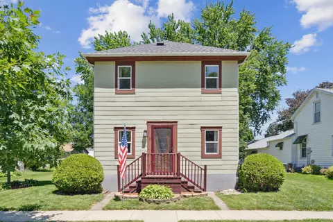 312 SW 5th Ave, Waverly, IA 50677