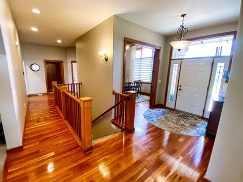 3109 Stratford Ct, Cedar Falls, IA 50613 photo 2