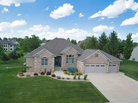 3109 Stratford Ct, Cedar Falls, IA 50613