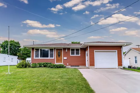 808 F Ave, Grundy Center, IA 50638