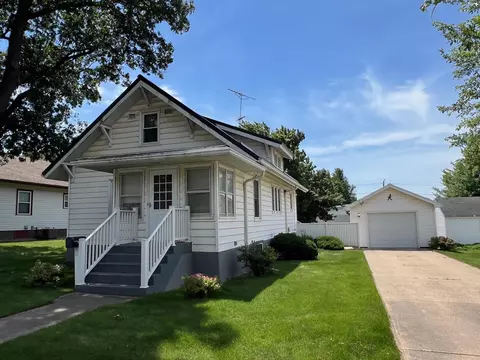 706 Sherman Ave, Ackley, IA 50601