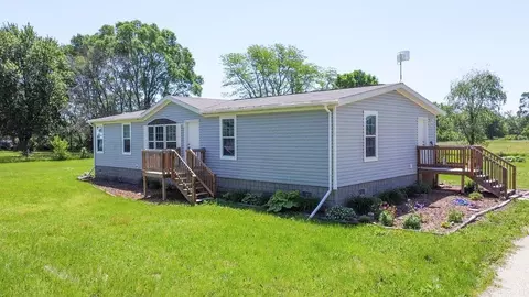 30218 Broadway Ave, New Hartford, IA 50660