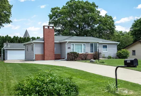 3408 Veralta Dr, Cedar Falls, IA 50613