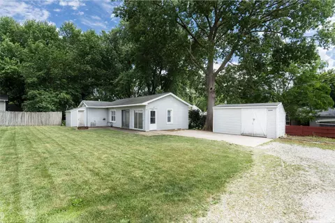 2008 Highview Ct, Cedar Falls, IA 50613