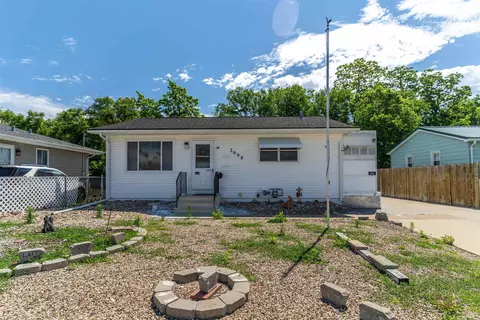 3008 Niles St, Waterloo, IA 50703