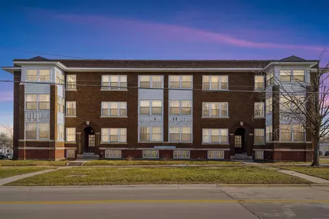 801 W 4th St, Waterloo, IA 50702