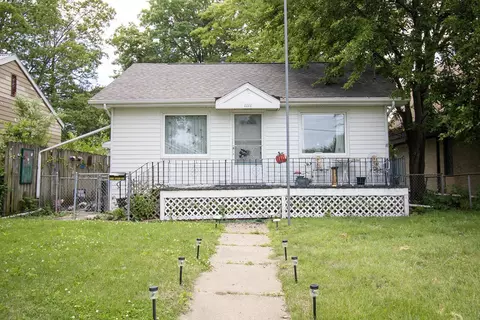 1111 Burton Ave, Waterloo, IA 50703