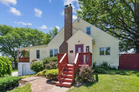 1800 Cornwall Ave, Waterloo, IA 50702