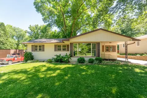 2608 Neola St, Cedar Falls, IA 50613