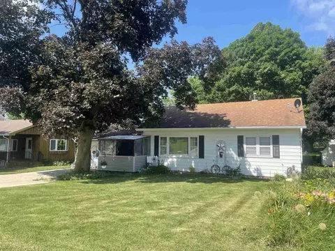 106 East St, West Union, IA 52175