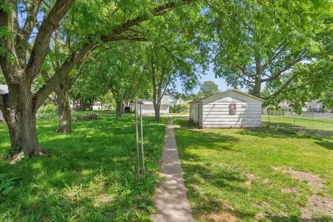 157-159 Dearborn Ave, Waterloo, IA 50703 photo 8