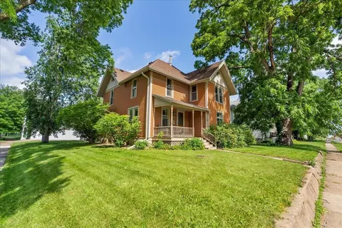 1523 Main St, Cedar Falls, IA 50613