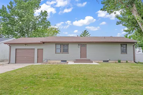 109 Water St, Fredericksburg, IA 50630