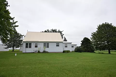 2848 Scott Blvd, Winthrop, IA 50682