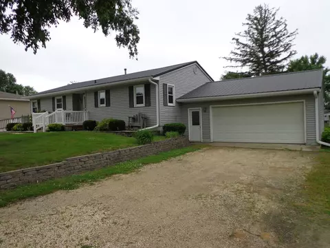 210 Feulner St, Strawberry Point, IA 52076