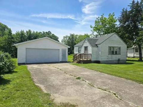 416 Douglas, Ackley, IA 50601