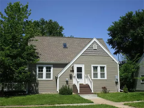 223 W 22nd, Cedar Falls, IA 50613