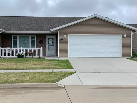 172 Goldfinch Ct, Independence, IA 50644