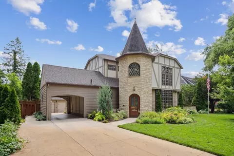 357 Sheridan Rd, Waterloo, IA 50701