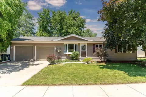 213 Balboa Ave, Cedar Falls, IA 50613