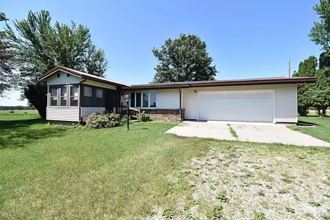 2529 Lee Ave, Independence, IA 50644