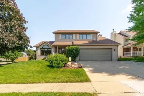 506 Hearthside Dr, Cedar Falls, IA 50613